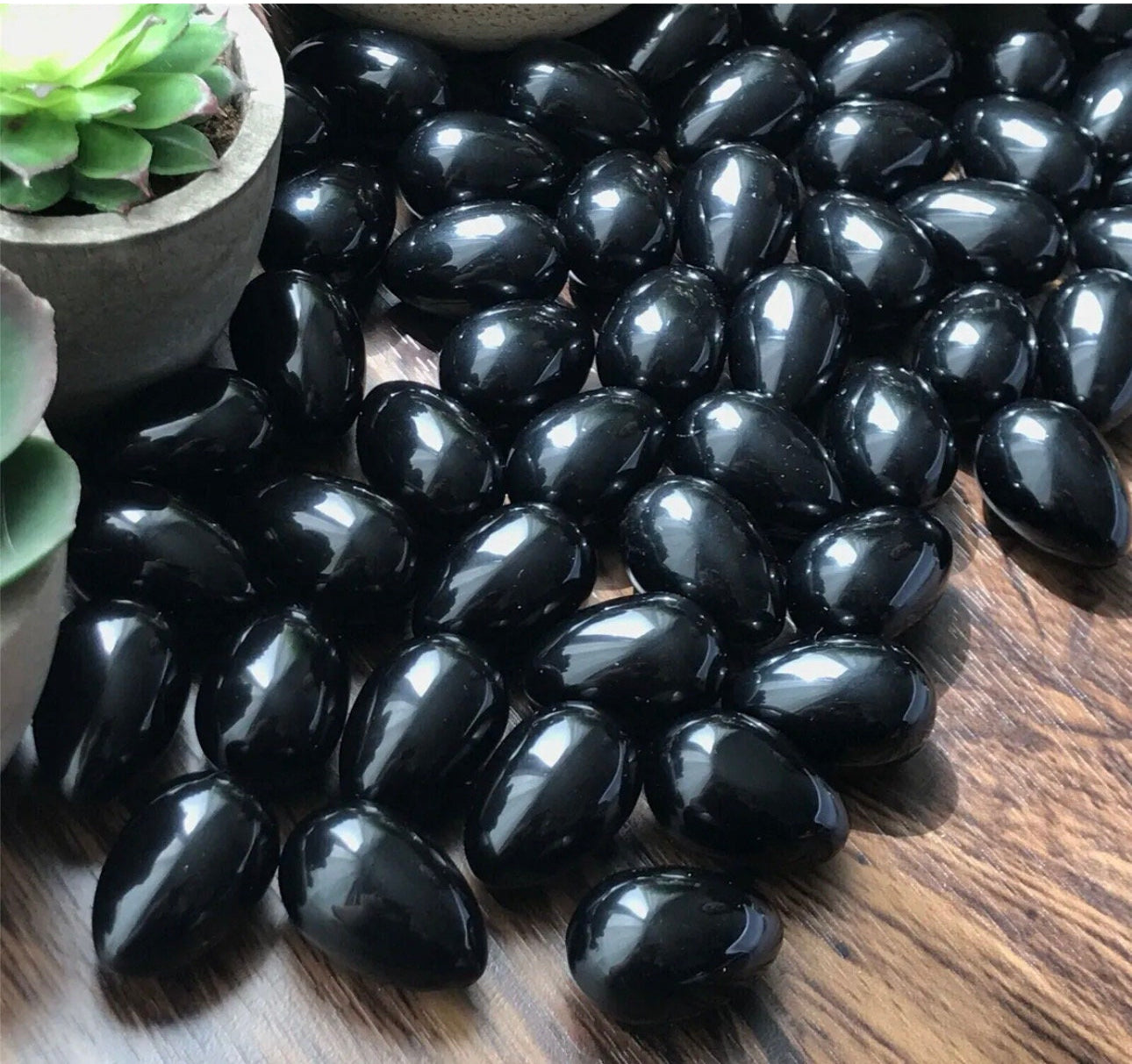 Yoni Obsidian Ei
