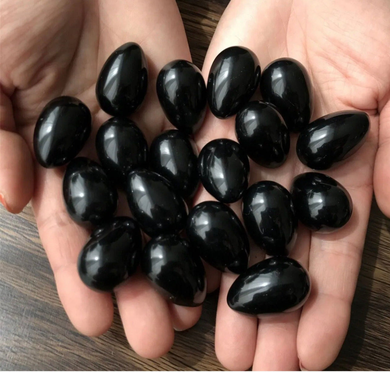 Yoni Obsidian Ei