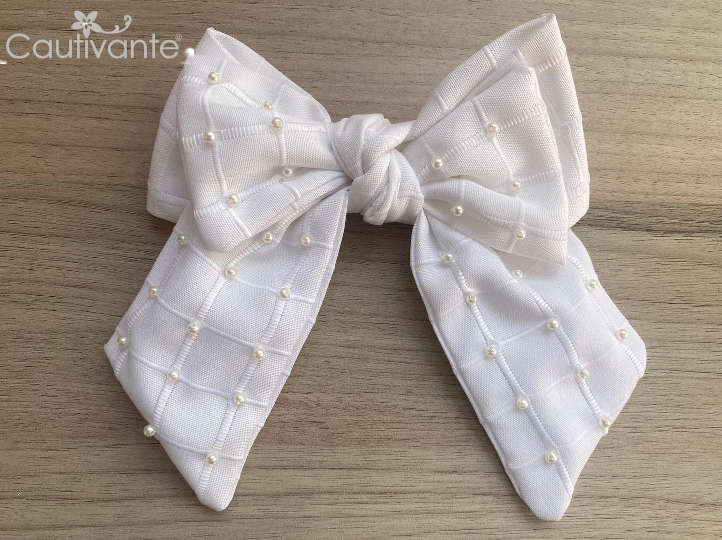 Pearls white Hair Bow